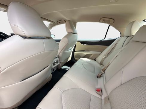 Used 2023 Toyota Camry XLE FWD image 18