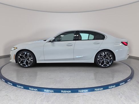 Used 2025 BMW 330i Sedan w/ M Sport Package image 11