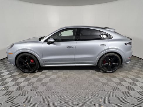 Certified 2026 Porsche Cayenne GTS AWD/4WD image 2