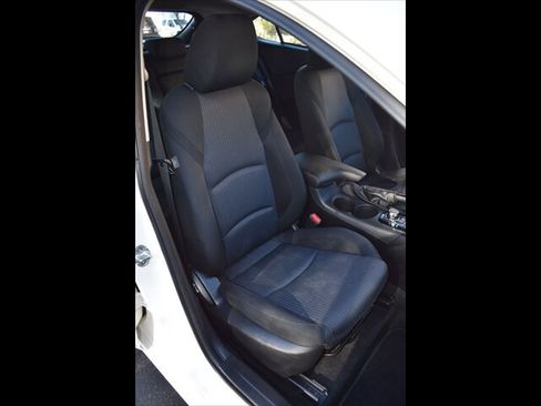 Used 2016 MAZDA MAZDA3 i Touring FWD image 32