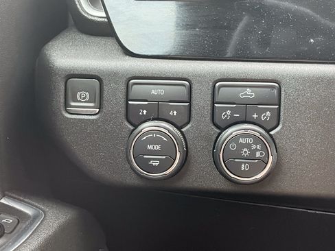 Used 2024 Chevrolet Silverado 1500 RST w/ Redline Edition AWD/4WD image 31