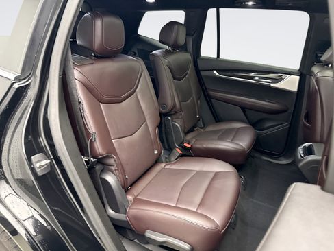 Used 2021 Cadillac XT6 Premium Luxury AWD/4WD image 19