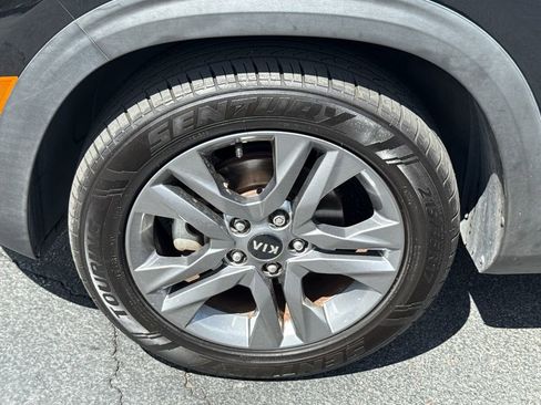 Used 2021 Kia Seltos S FWD image 5