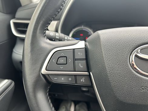 Used 2023 Toyota Highlander XLE AWD/4WD image 27