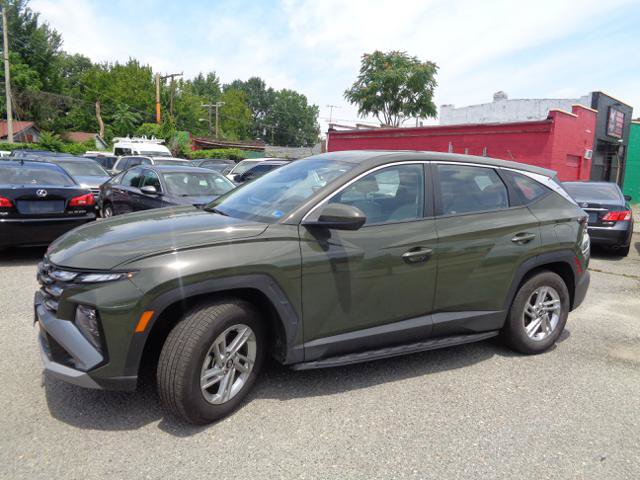 Used 2025 Hyundai Tucson SE FWD image 2