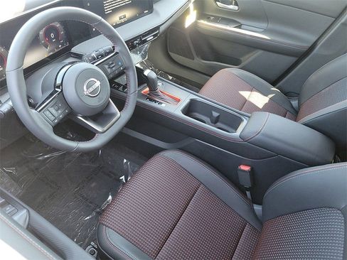 New 2026 Nissan Kicks SR w/ SR Premium Package AWD/4WD image 3