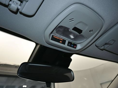 Used 2025 Chevrolet Trax ACTIV FWD image 23