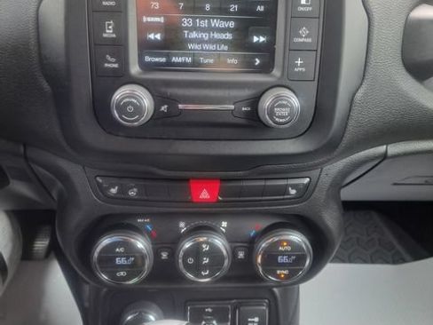 Used 2016 Jeep Renegade Limited AWD/4WD image 17