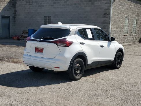 Used 2023 Nissan Kicks S FWD image 4