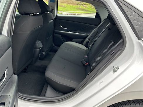 Used 2024 Hyundai Elantra SEL w/ Convenience Package image 22