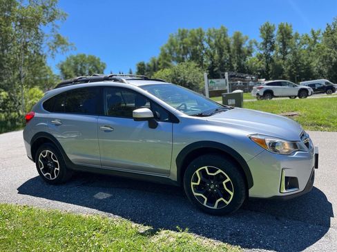 Used 2017 Subaru Crosstrek 2.0i Premium image 4