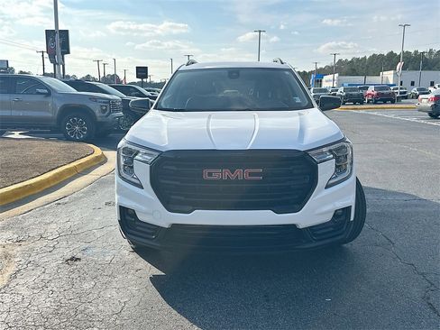Used 2023 GMC Terrain SLT w/ Elevation Edition image 5