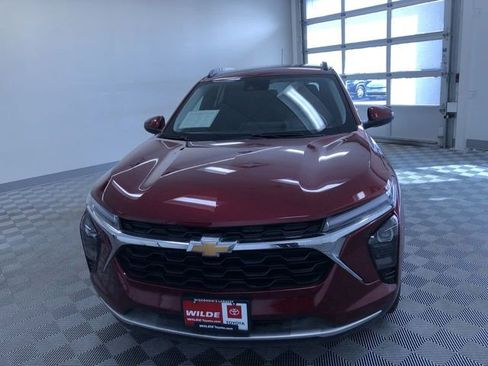 Used 2025 Chevrolet Trax LT w/ LT Convenience Package image 15