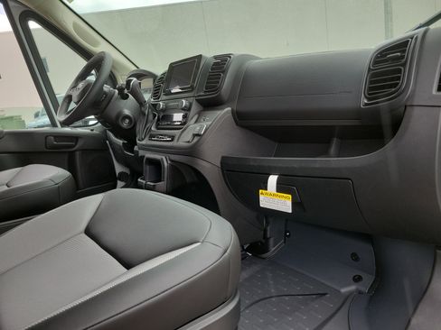 Used 2026 RAM ProMaster 2500 w/ Convenience Group FWD image 18