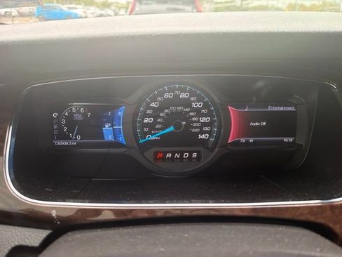 Used 2013 Ford Taurus Limited FWD image 25