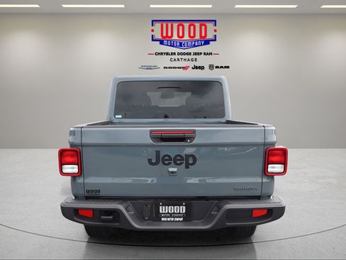 New 2026 Jeep Gladiator Sport AWD/4WD image 4