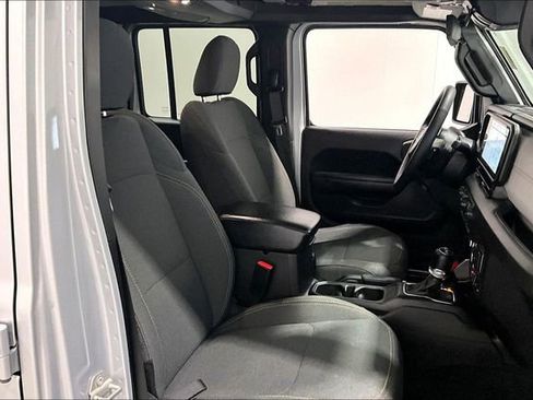 Used 2024 Jeep Wrangler Willys image 31