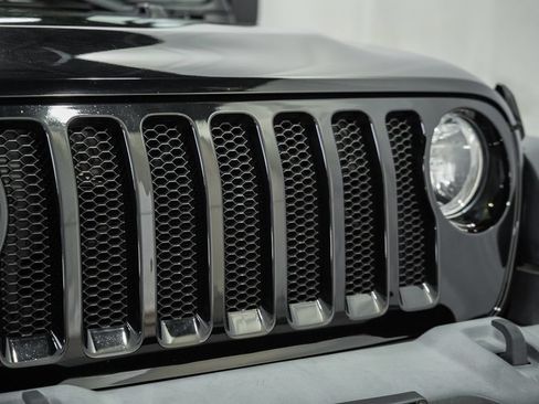Used 2023 Jeep Wrangler Unlimited Sport AWD/4WD image 9