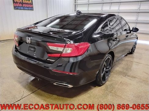 Used 2018 Honda Accord Sport image 3