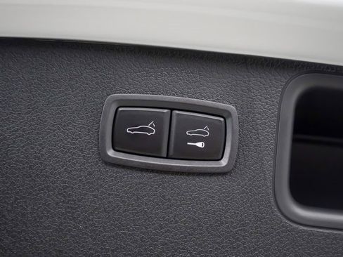 New 2025 Porsche Macan S image 14