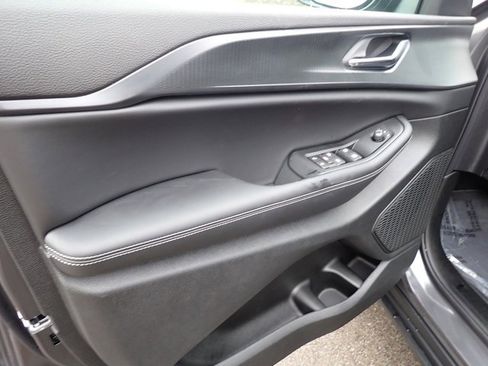 New 2025 Jeep Grand Cherokee Laredo image 16