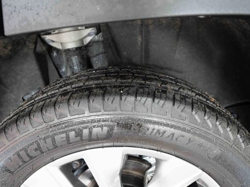 Certified 2024 Toyota RAV4 XLE Premium FWD image 32