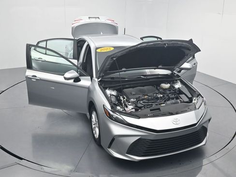 Used 2025 Toyota Camry LE image 59