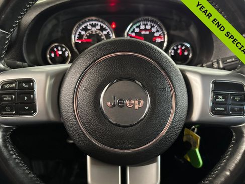 Used 2015 Jeep Wrangler Unlimited Rubicon image 21