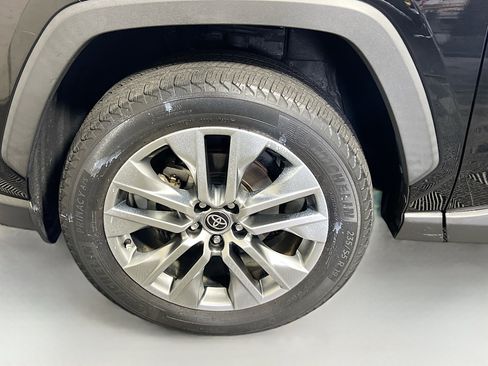 Used 2023 Toyota RAV4 XLE Premium image 13