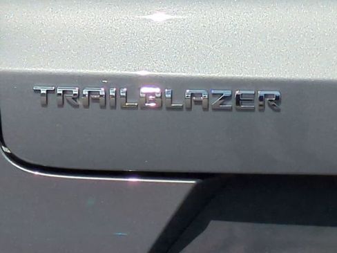 Used 2025 Chevrolet TrailBlazer LT FWD image 10