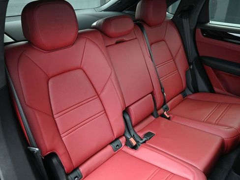 Certified 2022 Porsche Cayenne Turbo image 27