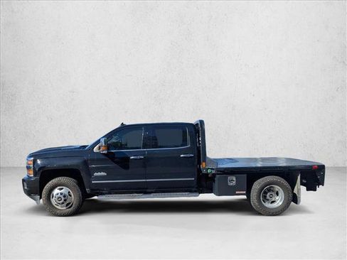 Used 2018 Chevrolet Silverado 3500 High Country w/ Duramax Plus Package image 9