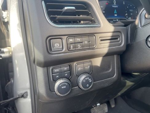 Used 2024 Chevrolet Suburban Premier image 11