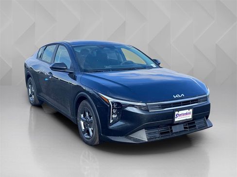 New 2026 Kia K4 LXS image 3