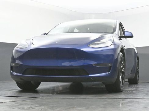 Used 2021 Tesla Model Y Long Range image 45