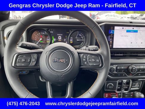 Used 2024 Jeep Wrangler Unlimited AWD/4WD image 18