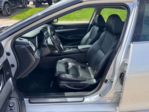 Used 2017 Nissan Maxima 3.5 SV FWD image 11