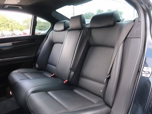 Used 2015 BMW 750Li image 43