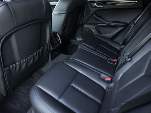 Used 2024 Porsche Macan S image 35