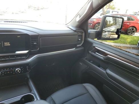 Used 2024 GMC Sierra 2500 SLT w/ SLT Premium Package image 16