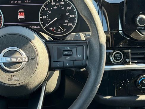 Used 2022 Nissan Pathfinder S image 31