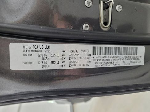 Used 2019 Jeep Cherokee Limited AWD/4WD image 33