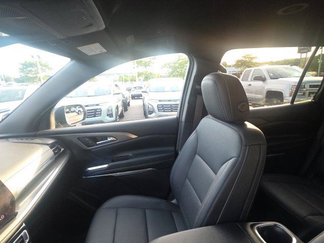 Used 2026 Chevrolet Traverse LT AWD/4WD image 23
