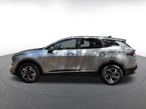 Used 2025 Kia Sportage LX FWD image 4