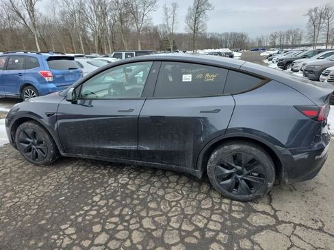 Used 2024 Tesla Model Y Long Range image 9