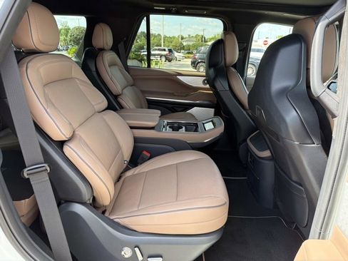New 2026 Lincoln Navigator Black Label AWD/4WD image 21