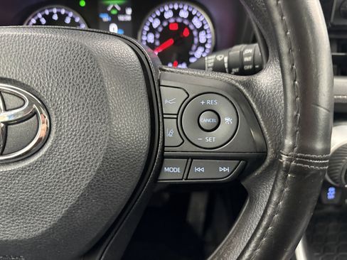 Used 2019 Toyota RAV4 XLE w/ Carpet Mat Package image 32