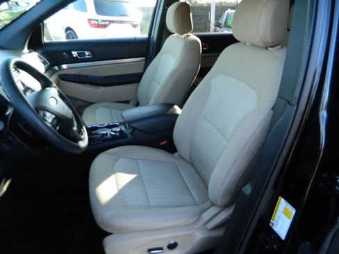 Used 2017 Ford Explorer 4WD image 12