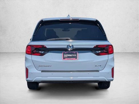 Used 2026 Honda Odyssey Elite image 8