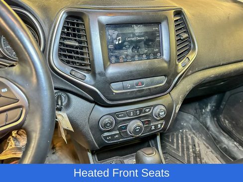 Used 2019 Jeep Cherokee Latitude w/ Cold Weather Group AWD/4WD image 12
